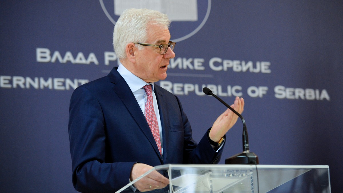 Minister spraw zagranicznych Jacek Czaputowicz, przebywający dziś w stolicy Serbii, zainaugurował z szefem MSZ tego kraju Ivicą Dacziciem II edycję Konferencji Belgradzkiej, w ramach której Polska dzieli się doświadczeniami z okresu przed wejściem do UE. - Chcemy, żeby Serbia znalazła się w pierwszej grupie państw, które zostaną przyjęte do Unii Europejskiej - powiedział szef MSZ Jacek Czaputowicz