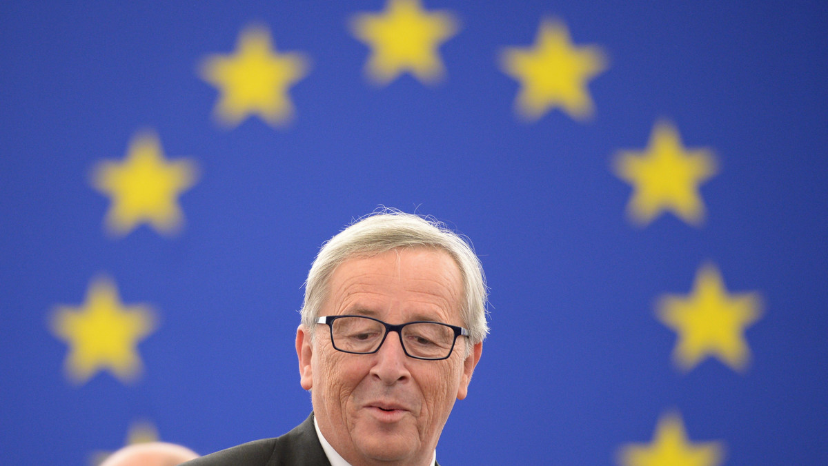 Przywódcy UE formalnie powołali na szczycie w Brukseli nową Komisję Europejską. Z początkiem listopada nowa KE, którą pokieruje Jean-Claude Juncker, będzie mogła rozpocząć prace.