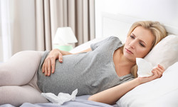 Co stosować na kaszel w ciąży? Farmaceutka radzi