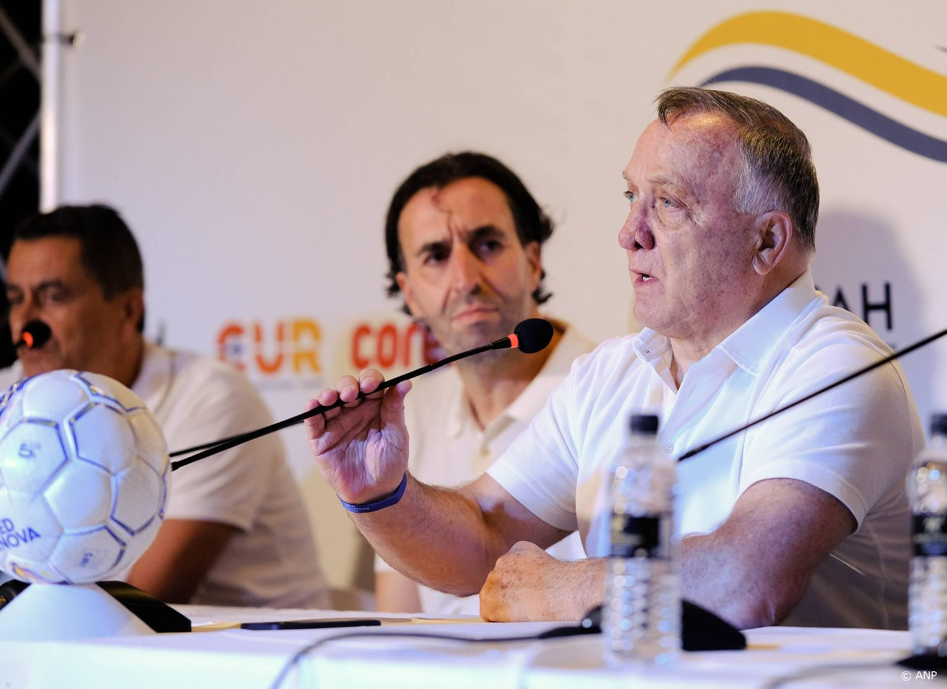 Advocaat (78) leidt Curaçao naar het eerste WK ooit: 21 duels, één verlies