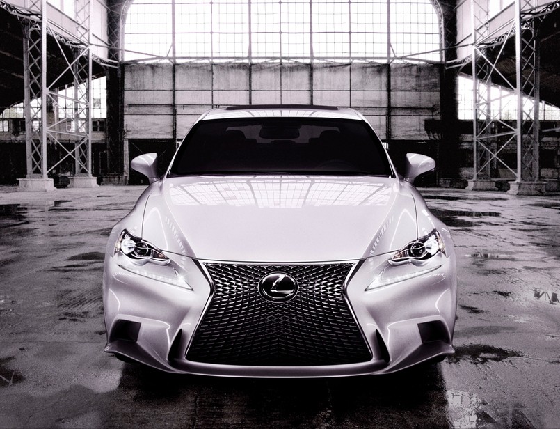 Lexus ujawnił wygląd trzeciej generacji modelu IS. Światowa premiera tego auta jest zaplanowana na 15 stycznia 2013 roku w czasie salonu samochodowego w Detroit...