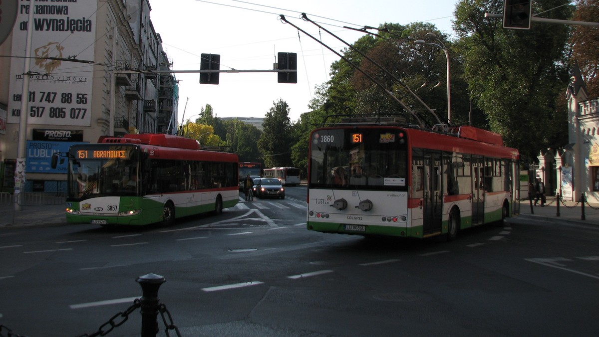 Około 4,5 kilometra nowej trakcji trolejbusowej powstało już w Lublinie dzięki realizacji unijnego projektu kompleksowej modernizacji komunikacji miejskiej. Do końca 2015 r. przybędzie łącznie około 26 km nowych linii trolejbusowych.