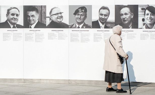 Będzie afera? MON ustawia wystawę smoleńską na Stadionie Narodowym. Szef NATO komentuje