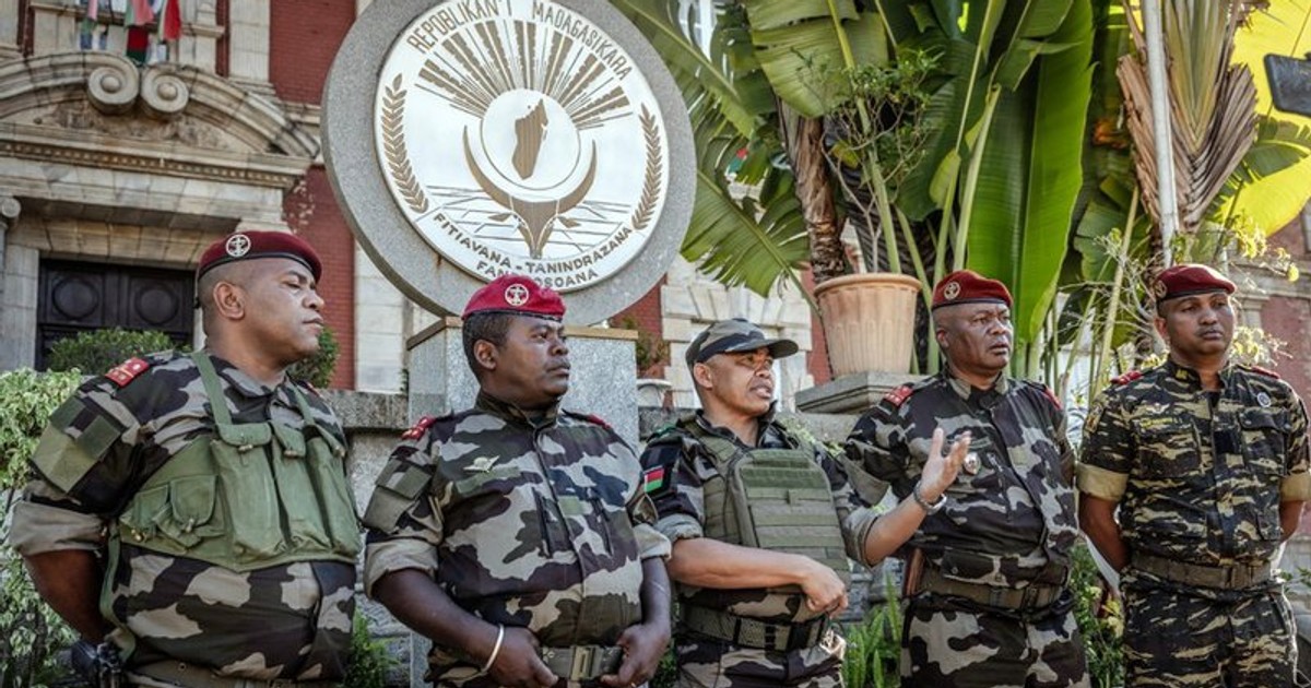 Africa’s new military government picks a side, as it welcomes Russian troops and weapons