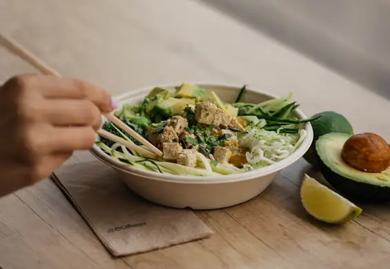 Sałatka z awokado: veggie bowls to nie wszystko, co możesz przyrządzić z awokado