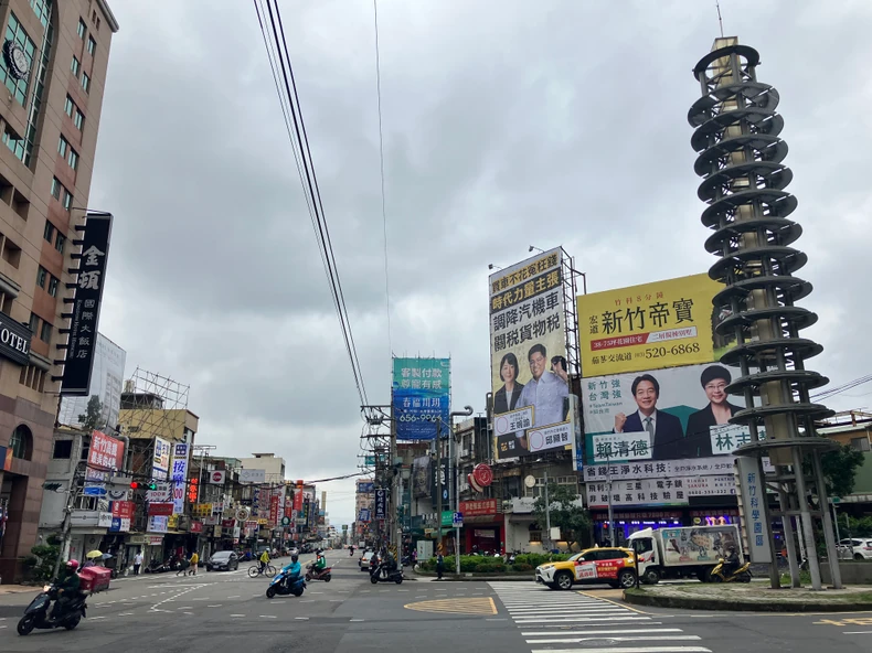 Grad Hsinču - bilbordi sa kandidatima sa parlamentarne i predsedničke izbore