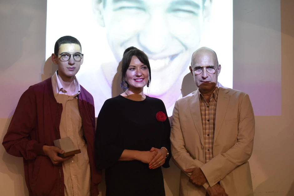 Telekom Srbija dodelila nagradu Pavlu Banoviću za najbolji rad na Odseku za Nove medije