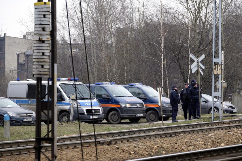 Katowice. Ewakuacja pociągu z Lublińca do Oświęcimia z powodu fałszywego alarmu bombowego 