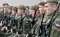 Błaszczak nie kocha WOT tak bardzo, jak Macierewicz. Obrona terytorialna będzie o połowę mniejsza