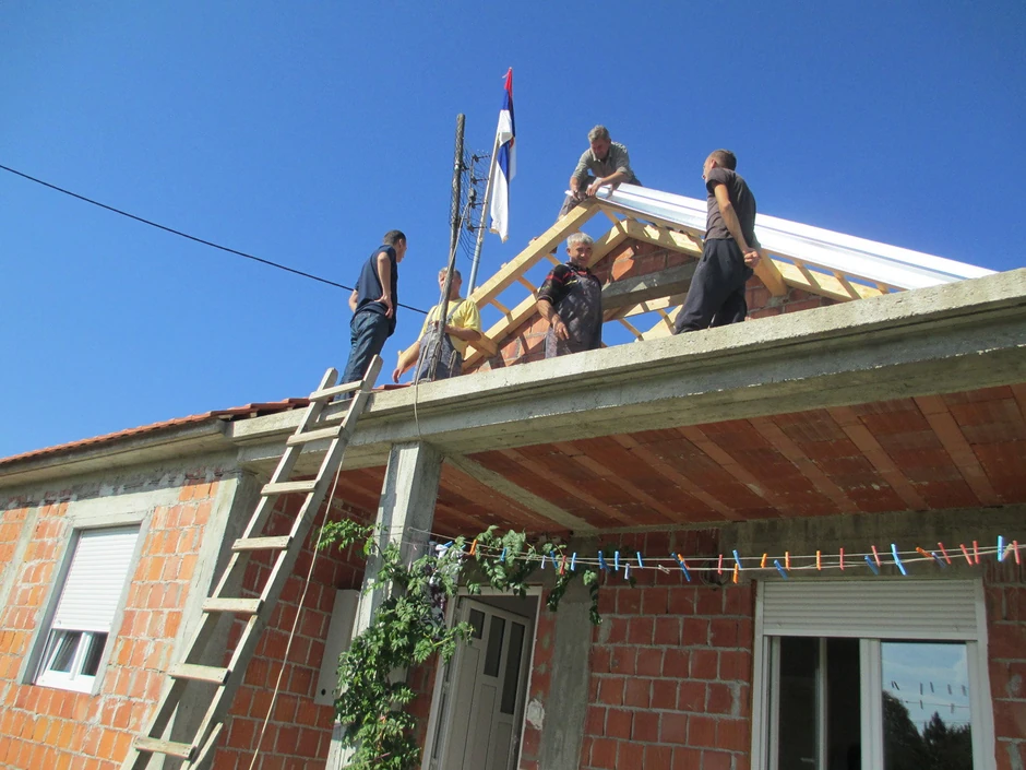 Predsednik opštine, Zoran Gajić, obišao je radove na kući u Ostružnici