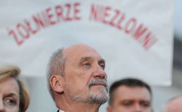 Macierewicz: Żołnierze obrony terytorialnej są przygotowani do rzeczywistego działania