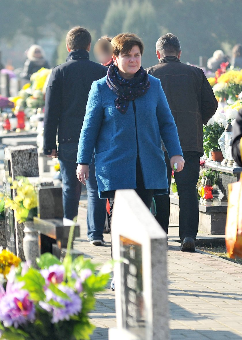 Beata Szydło odwiedziła groby bliskich