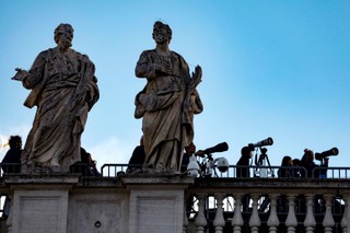 Konklawe. Co dzieje się po wyborze papieża?