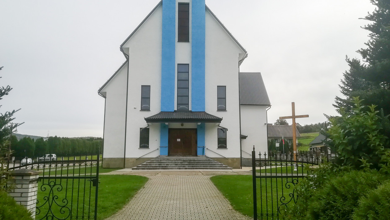Kościół przy parafii Matki Bożej Nieustającej Pomocy w Łąkcie Górnej