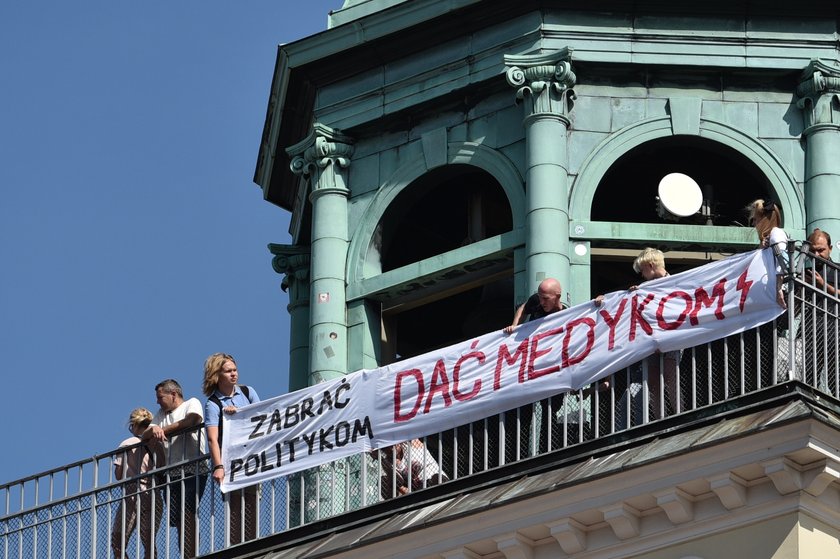 Warszawa: protest medyków w stolicy. Liczne utrudnienia