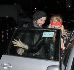 Rozstali się, ale Nergal kupuje Dodzie bardzo drogie prezenty