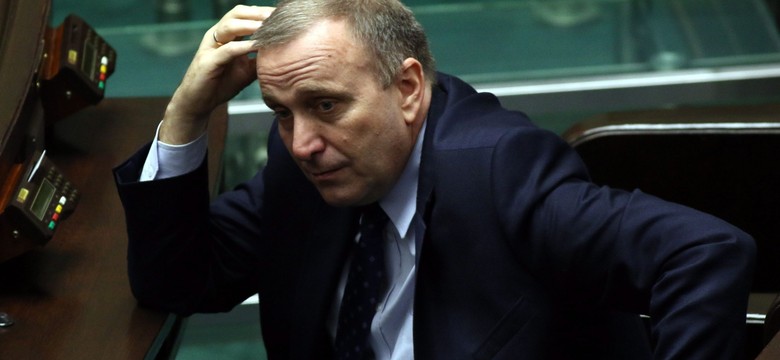 PO wysyła SMS-y do posłów i dystansuje się od koalicji wokół KOD-u