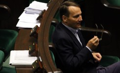 Sikorski nie kandyduje przez taśmy? Polityk PiS: PO wie o kolejnych nagraniach...