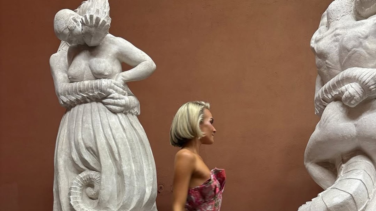Haljine koje će obeležiti proleće i leto: Od satenskih modela do boho krojeva