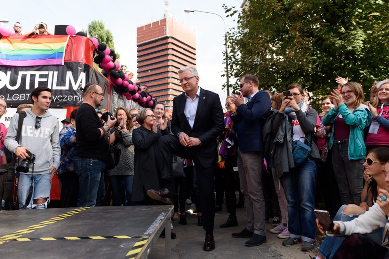 Poznań, 2016 r. Prezydent Jacek Jaśkowiak wśród uczestników Marszu Równości