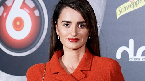 Penélope Cruz olyan tökéletesen viseli a piros színt, mint senki más