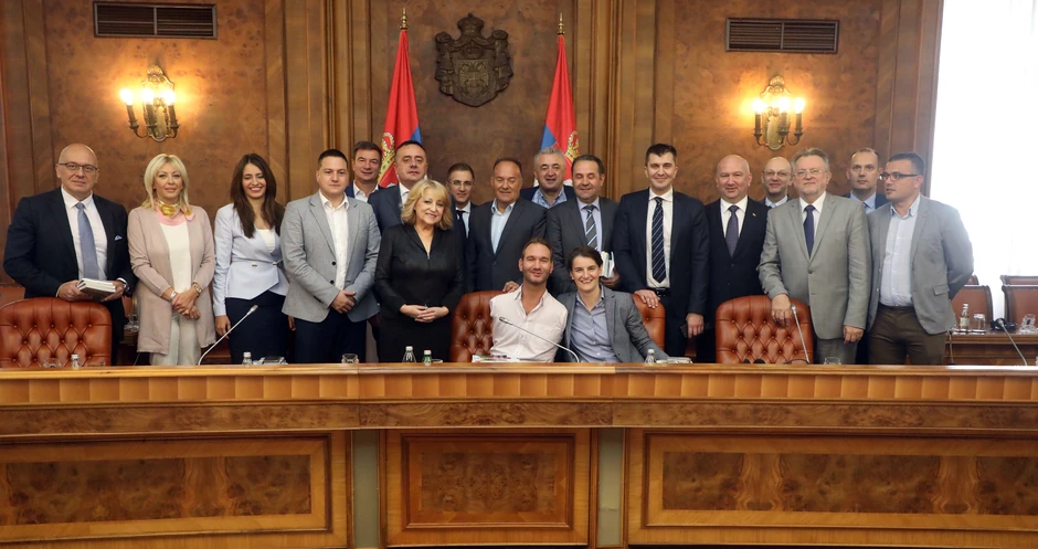 Vujičić sa premijerkom i ministrima u Vladi