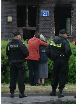 Wybuch gazu wyrzucił ludzi z budynku