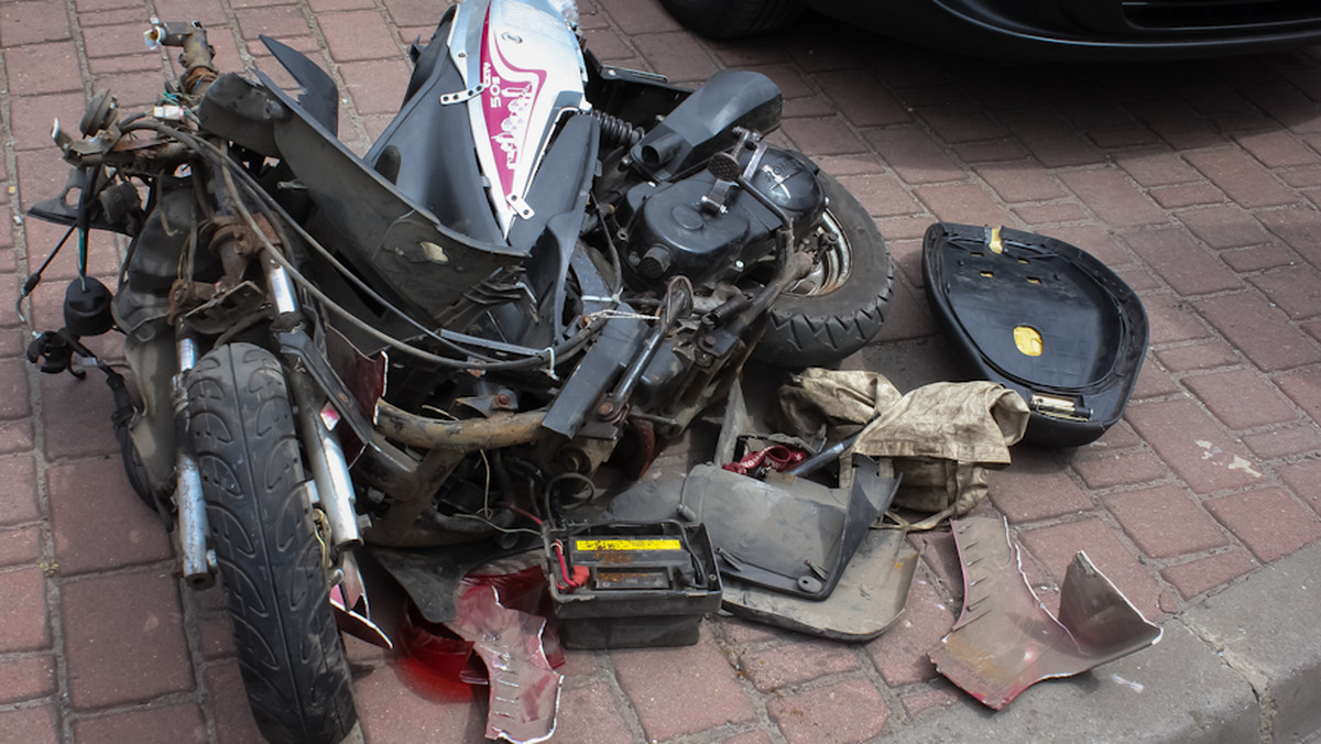 Na skrzyżowaniu Limanowskiego i Lwowskiej, kierowca Citroena potrącił motorowerzystę. Ranny kierowca skutera trafił do szpitala.