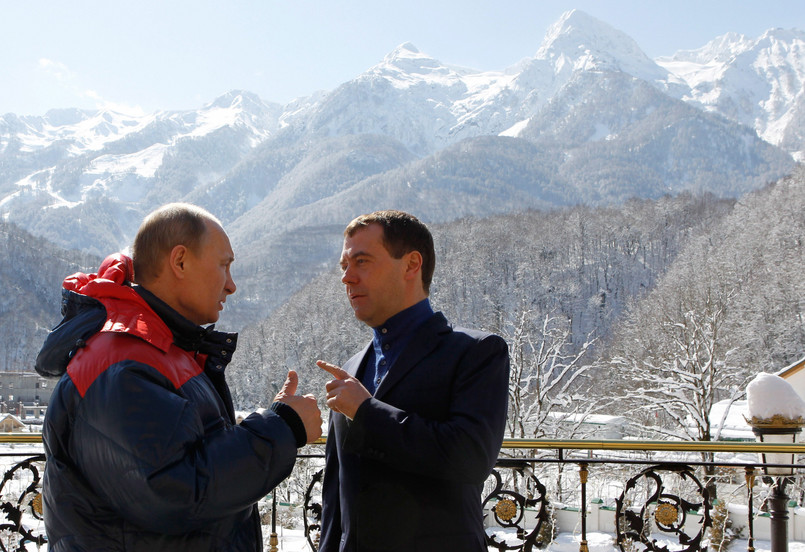 Miedwiediew i Putin spotkali się w kurorcie narciarskim Krasnaja Polana, 40 km od Soczi, nad Morzem Czarnym
