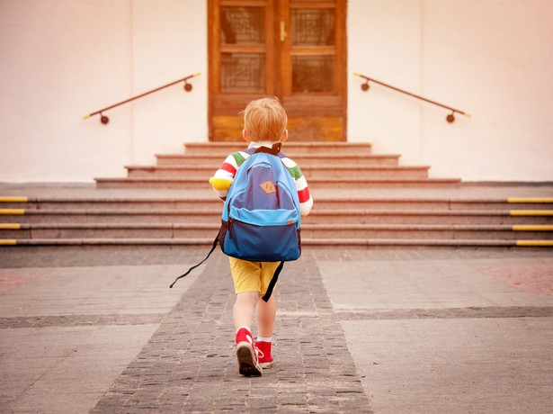 Lawina wniosków z programu „Dobry start”