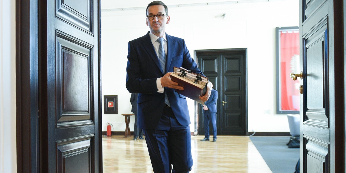 Premier Morawiecki wypowiadał się na temat ustawy ograniczającej handel w niedziele podczas wizyty w siedzibie firmy Mlekovita