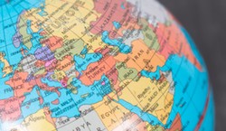 12 kategorii, 12 pytań. QUIZ ze stolic. Poziom ekspert to 9/12