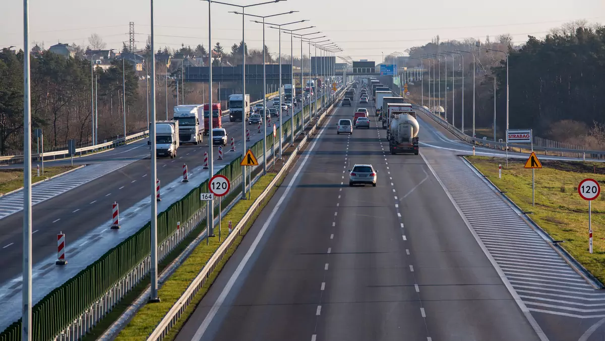 Trzeci pas ruchu na autostradowej obwodnicy Poznania