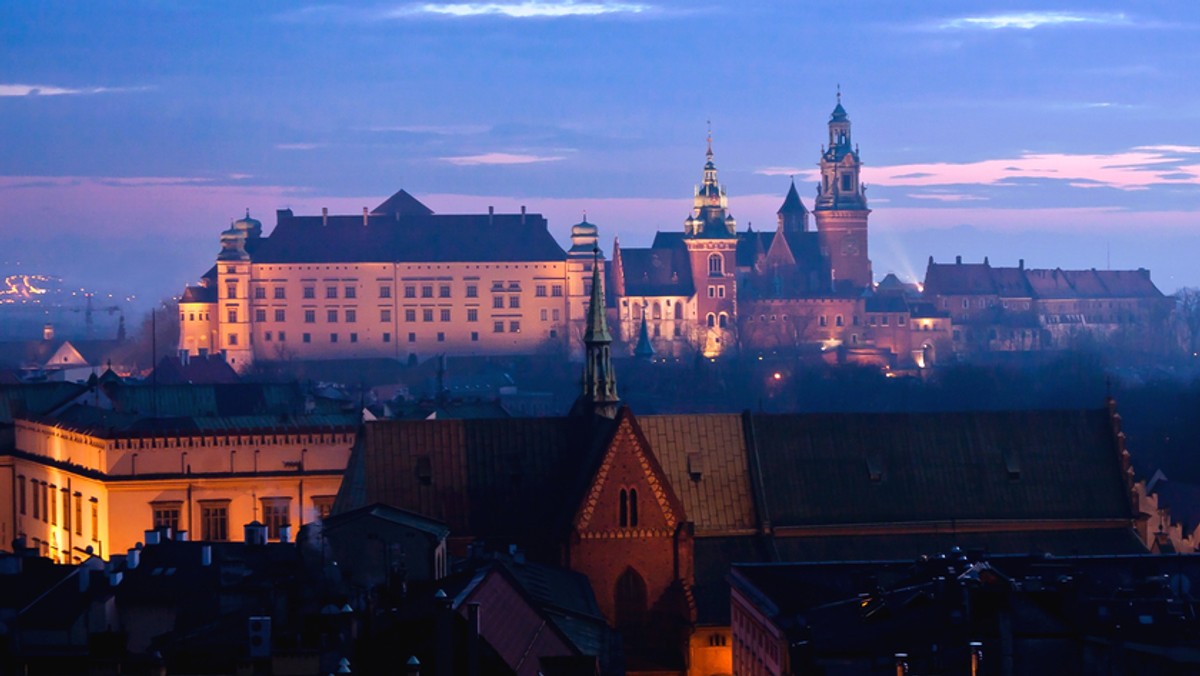 Do końca lutego mają zostać wyremontowane schody prowadzące na Wawel, z których można skorzystać od strony ulicy Bernardyńskiej. Wcześniej nie można było tego zrobić, bo urzędnicy czekali na opinie konserwatorskie.