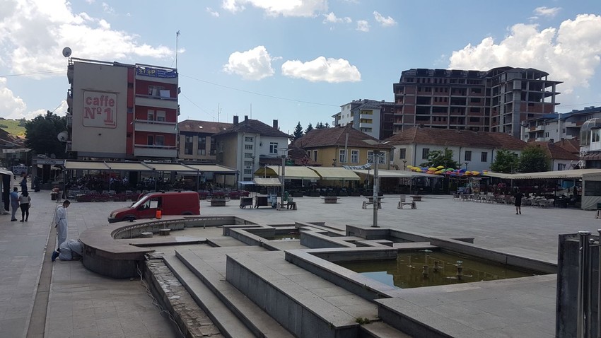 Gradski trg u Tutinu gotovo je prazan