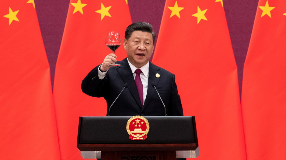 Prezydent Chin Xi Jinping wznoczący toast podczas bankietu powitalnego dla przywódców uczestniczących w Belt and Road Forum w Pekinie, 26 kwietnia 2019 r. 