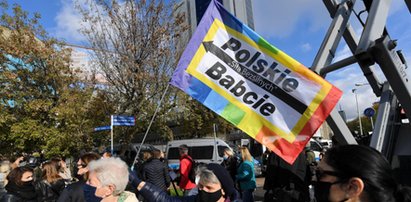 Polskie Babcie wyszły na ulice. "Nie wszystkie babcie są moherowe"