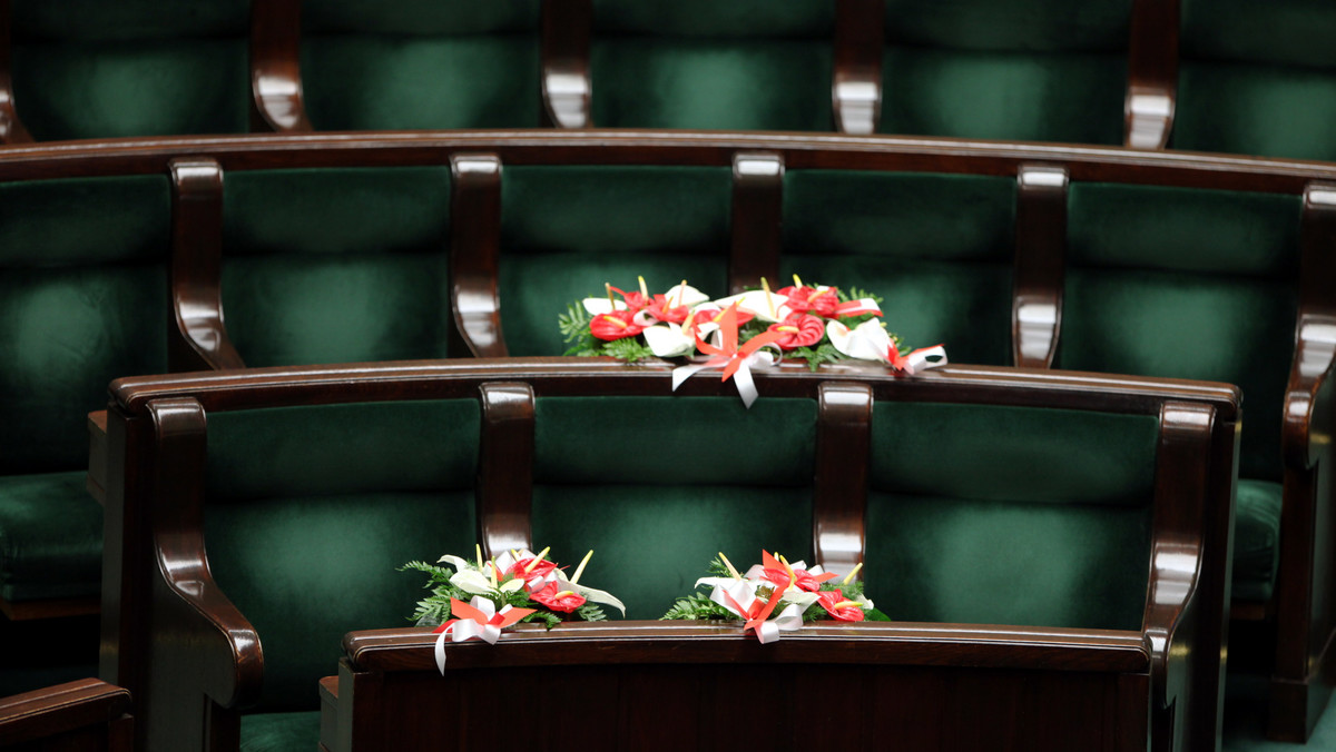 Sejm pożegnamy bez żalu, bo jawił się nam niestety często, jako targowisko próżności i celebry