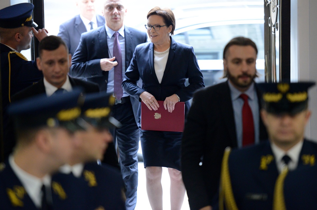 Premier Ewa Kopacz przyjechała do Sejmu