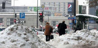 Cała Polska wywozi śnieg, a Warszawa nie