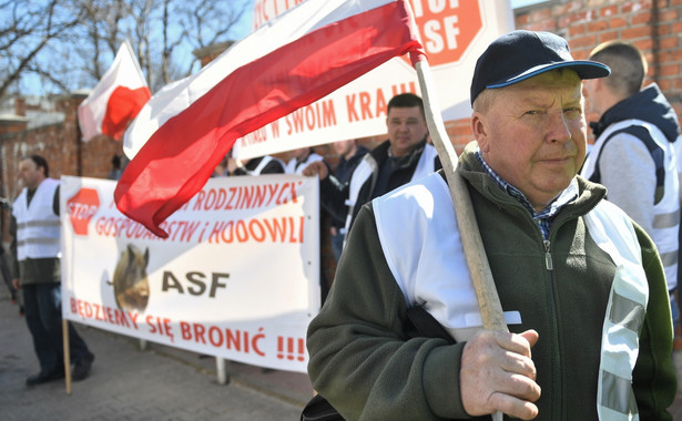 "Jurgiel musi odejść". Protest rolników przed siedzibą PiS