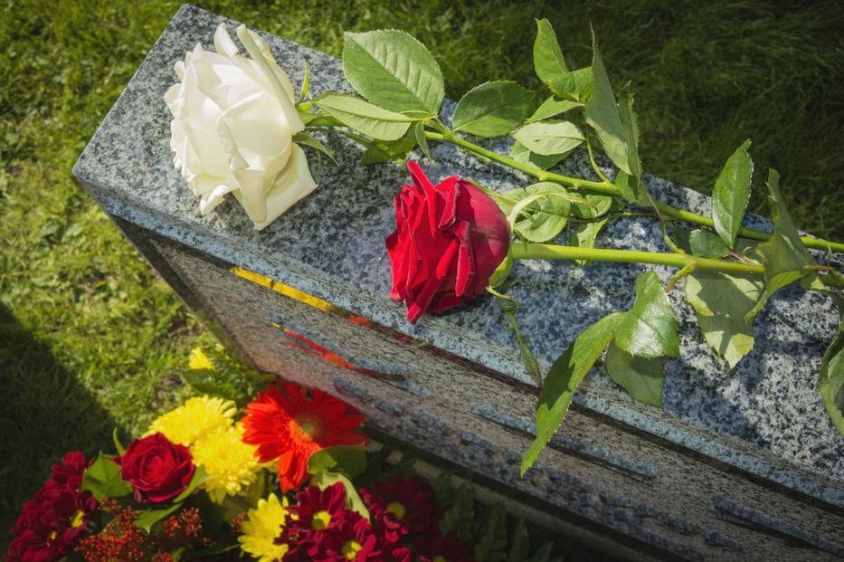 Borzalmas állapotban hagyták a zenész sírját (fotó: GettyImages)
