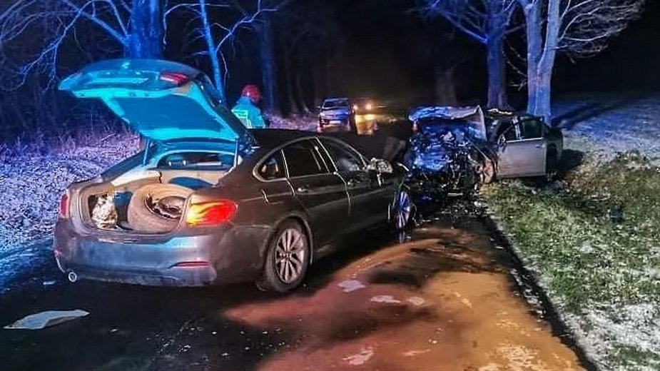 Czołowe zderzenie aut w powiecie skierniewickim