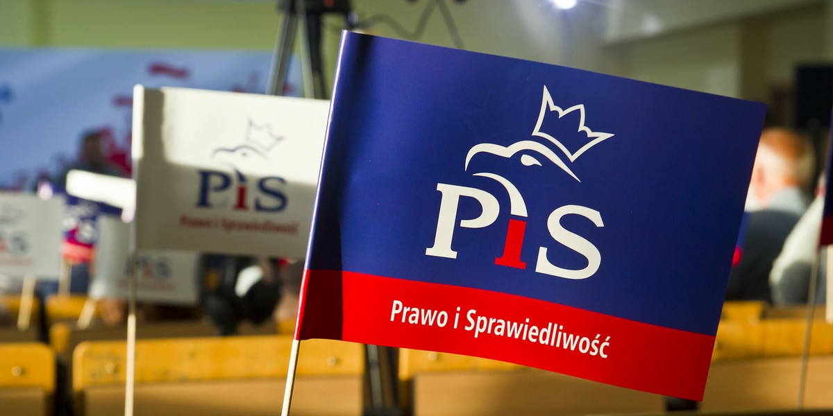 - Jeżeli dojdzie do rejestracji koła, PiS prawdopodobnie utraci większość rządową - mówił Kołakowski. 