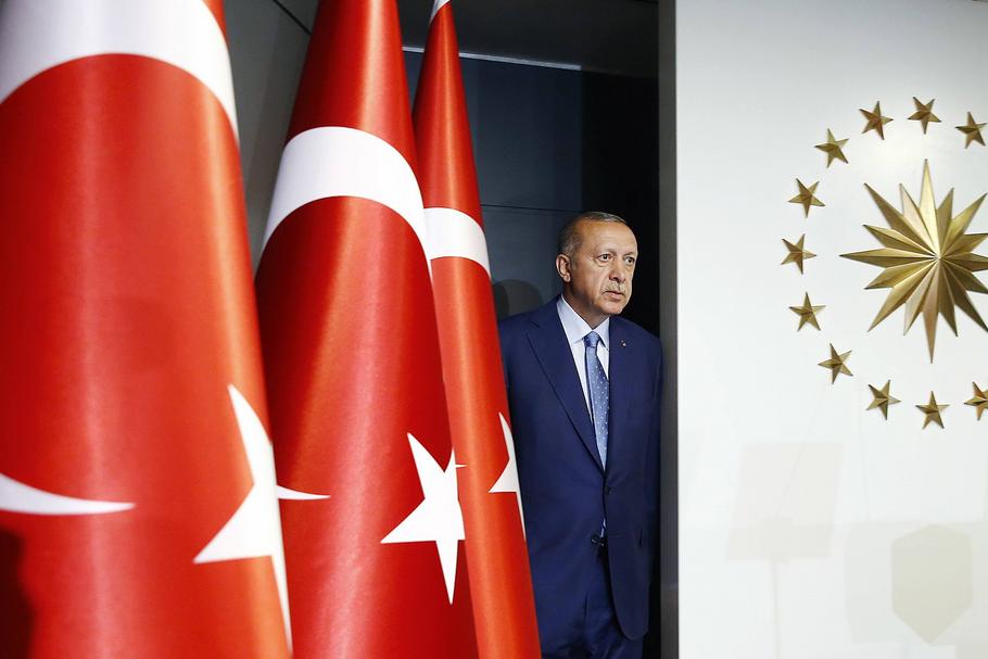 Recep Tayyip Erdogan potwierdził dominację na scenie politycznej w Turcji
