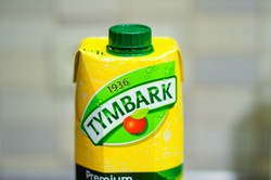 Płoną soczki w plastikowych butelkach. Pożar w zakładzie produkcyjnym Tymbark