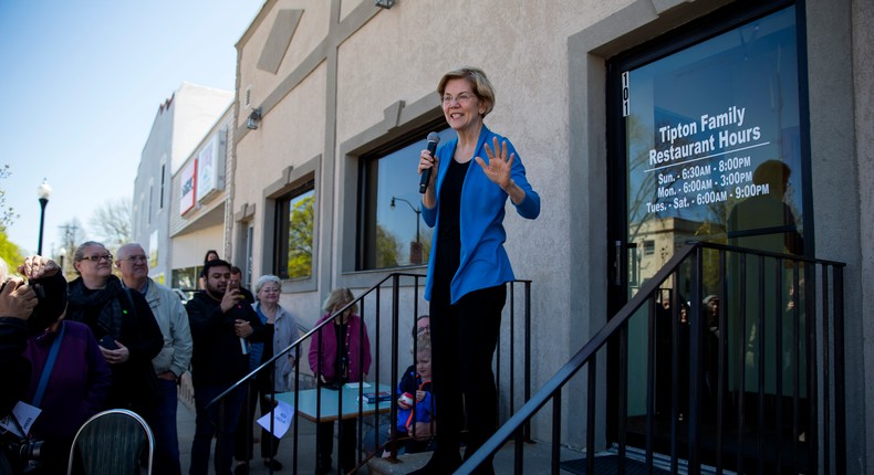 Warren bets on a fast start in Iowa