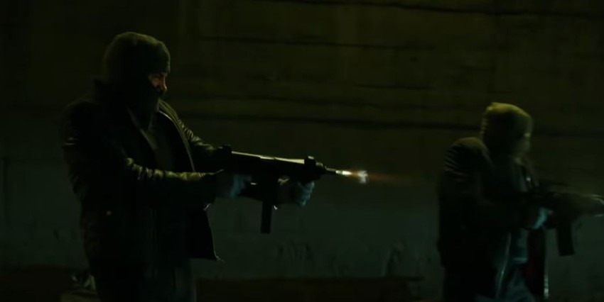 Zasnovana na bestseleru “Gomora” Roberta Savijana je priča o Kamori, surovoj napuljskoj kriminalnoj organizaciji, ispričana iz ugla 30-godišnjeg Čira, desne ruke šefa klana, Pjetra Savastana