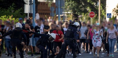 Zamieszki podczas protestu po śmierci Bartka S. w Lubinie. Burdy trwały wiele godzin. Policja zatrzymała uczestników bijatyki