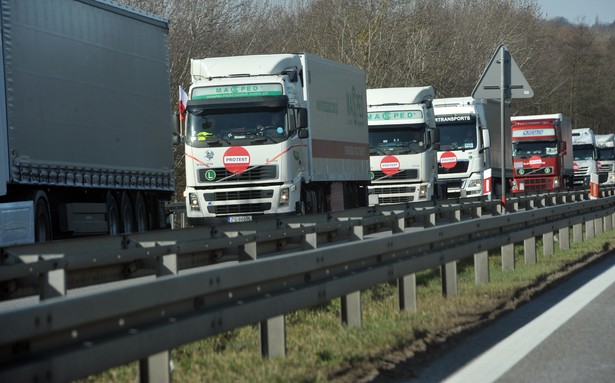 Protest transportowców. Lista problemów kurzy się w ministerstwach